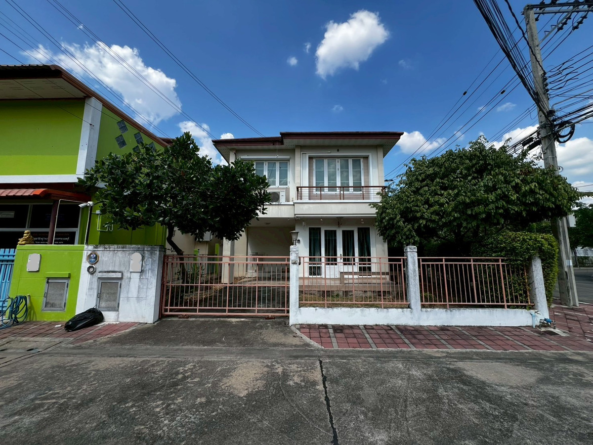 ให้เช่าบ้านพระราม 5 ราชพฤกษ์ บางกรวย : บ้านเดี่ยว พื้นที่เยอะ ครัวใหญ่มาก จดบริษัทได้ เลี้ยงสัตว์ได้ อยู่หลัง เซ็นทรัล เวสต์วิลล์ 4 ห้องนอน 3 ห้องน้ำ