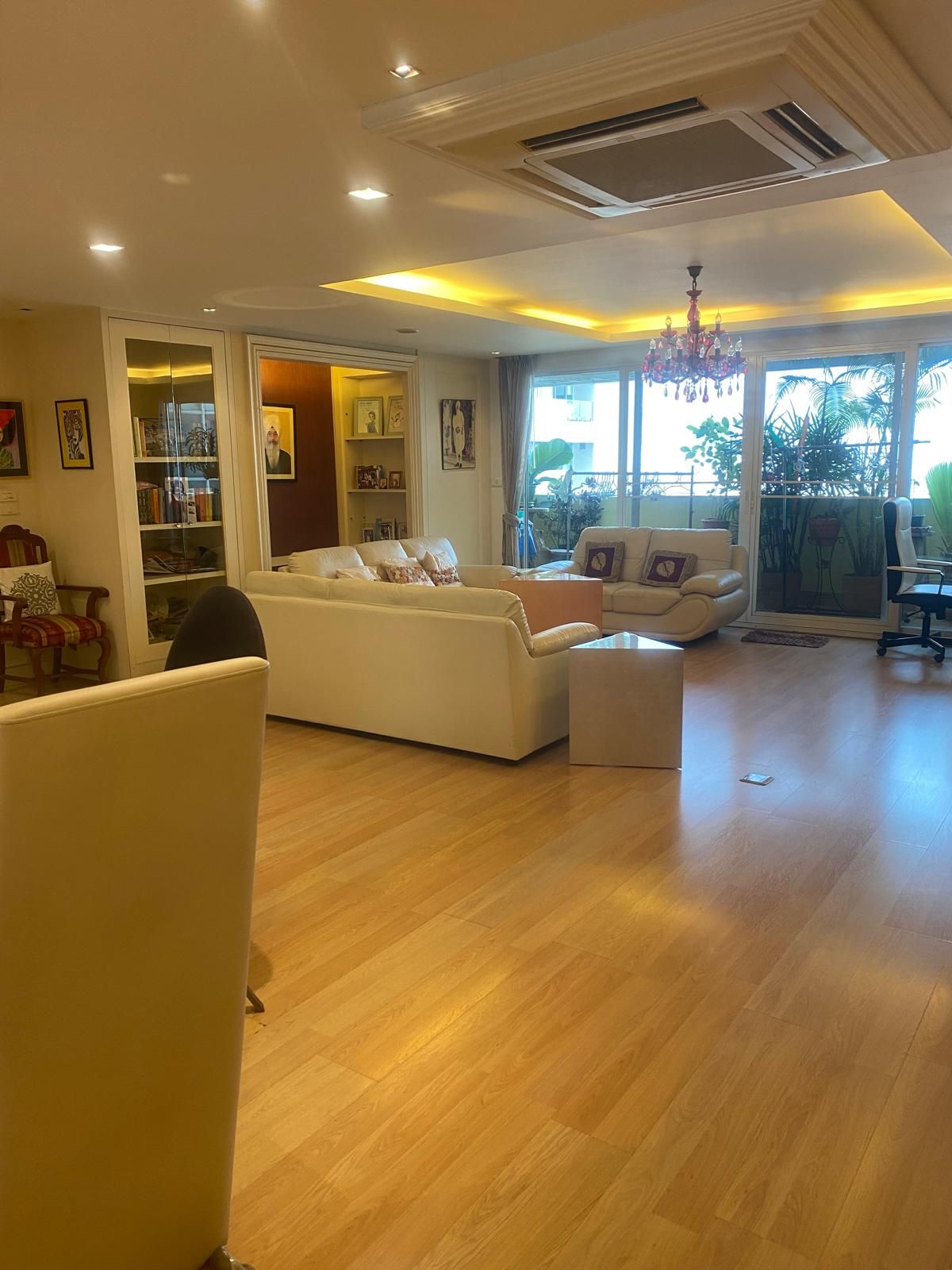 For SaleCondoSukhumvit, Asoke, Thonglor : D.S. Tower 1, extra large room, 3 bedrooms, 3 bathrooms, size 292.85 sq m. Condo in the heart of Sukhumvit. The size is almost the same as a single house. Best price in this area 🔥