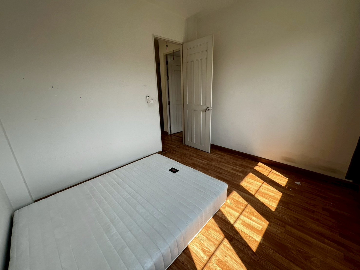 ให้เช่าบ้านพระราม 5 ราชพฤกษ์ บางกรวย : บ้านเดี่ยว พื้นที่เยอะ ครัวใหญ่มาก จดบริษัทได้ เลี้ยงสัตว์ได้ อยู่หลัง เซ็นทรัล เวสต์วิลล์ 4 ห้องนอน 3 ห้องน้ำ