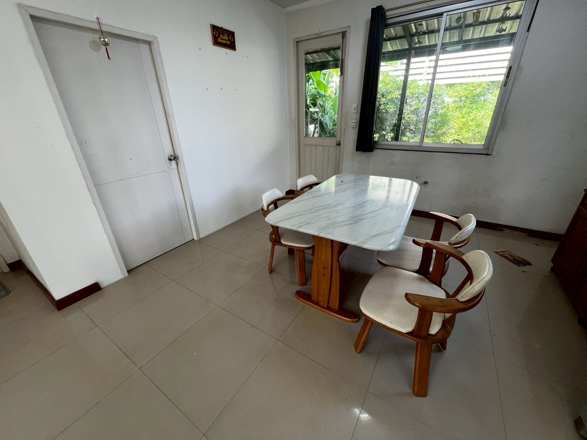 ให้เช่าบ้านพระราม 5 ราชพฤกษ์ บางกรวย : บ้านเดี่ยว พื้นที่เยอะ ครัวใหญ่มาก จดบริษัทได้ เลี้ยงสัตว์ได้ อยู่หลัง เซ็นทรัล เวสต์วิลล์ 4 ห้องนอน 3 ห้องน้ำ