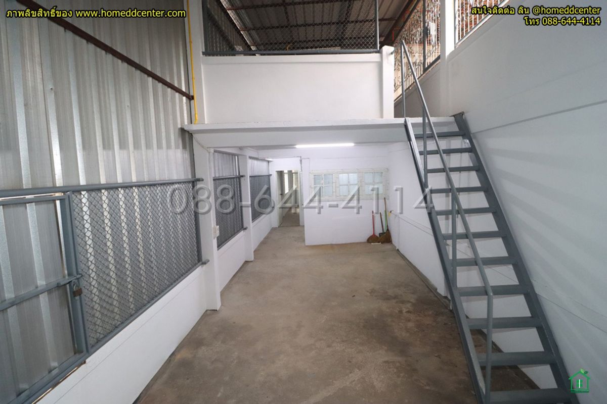 For SaleShop HouseYaowarat, Banglamphu : 5-story commercial building for sale, completely renovated. Prime location in Sampeng area, Soi Wanit 1, near Wat Chakkrawat. Samphanthawong District, Bangkok
