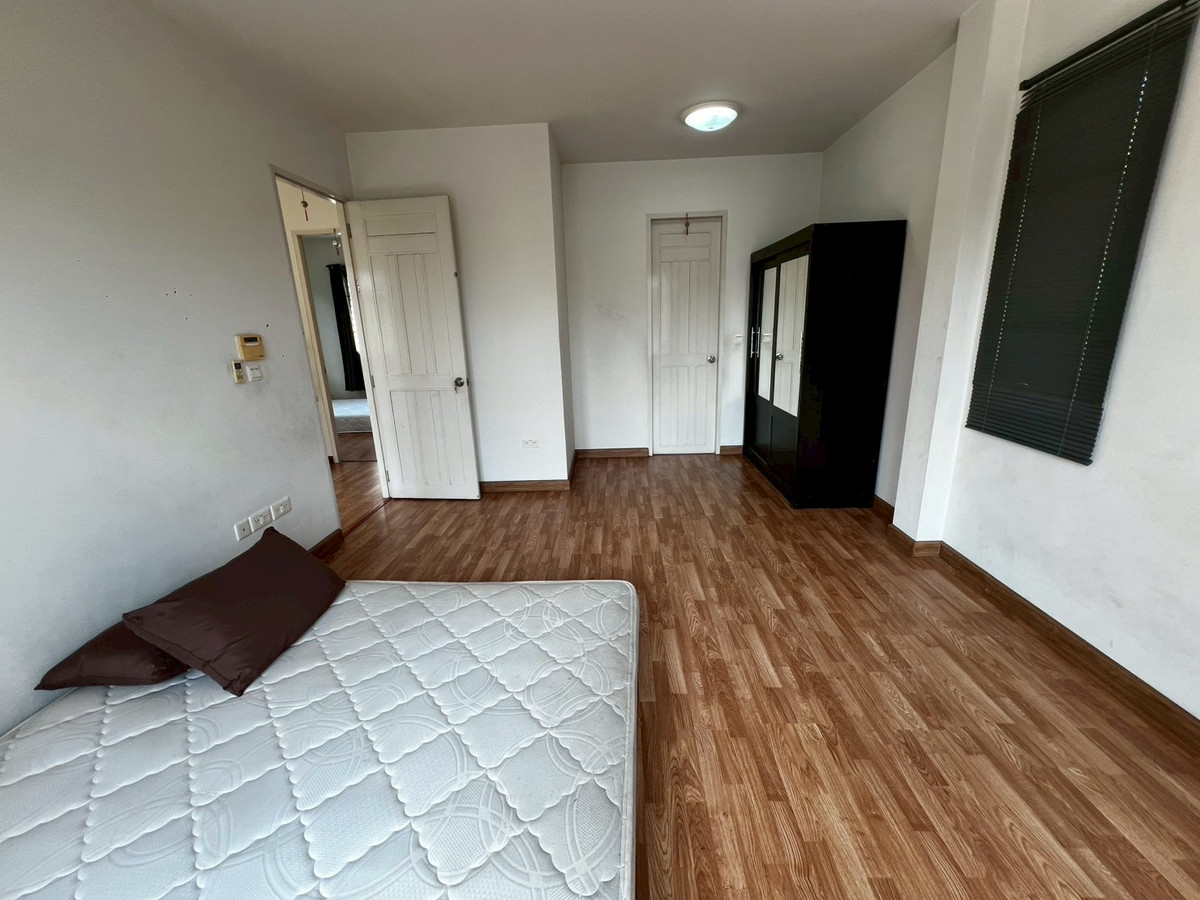 ให้เช่าบ้านพระราม 5 ราชพฤกษ์ บางกรวย : บ้านเดี่ยว พื้นที่เยอะ ครัวใหญ่มาก จดบริษัทได้ เลี้ยงสัตว์ได้ อยู่หลัง เซ็นทรัล เวสต์วิลล์ 4 ห้องนอน 3 ห้องน้ำ