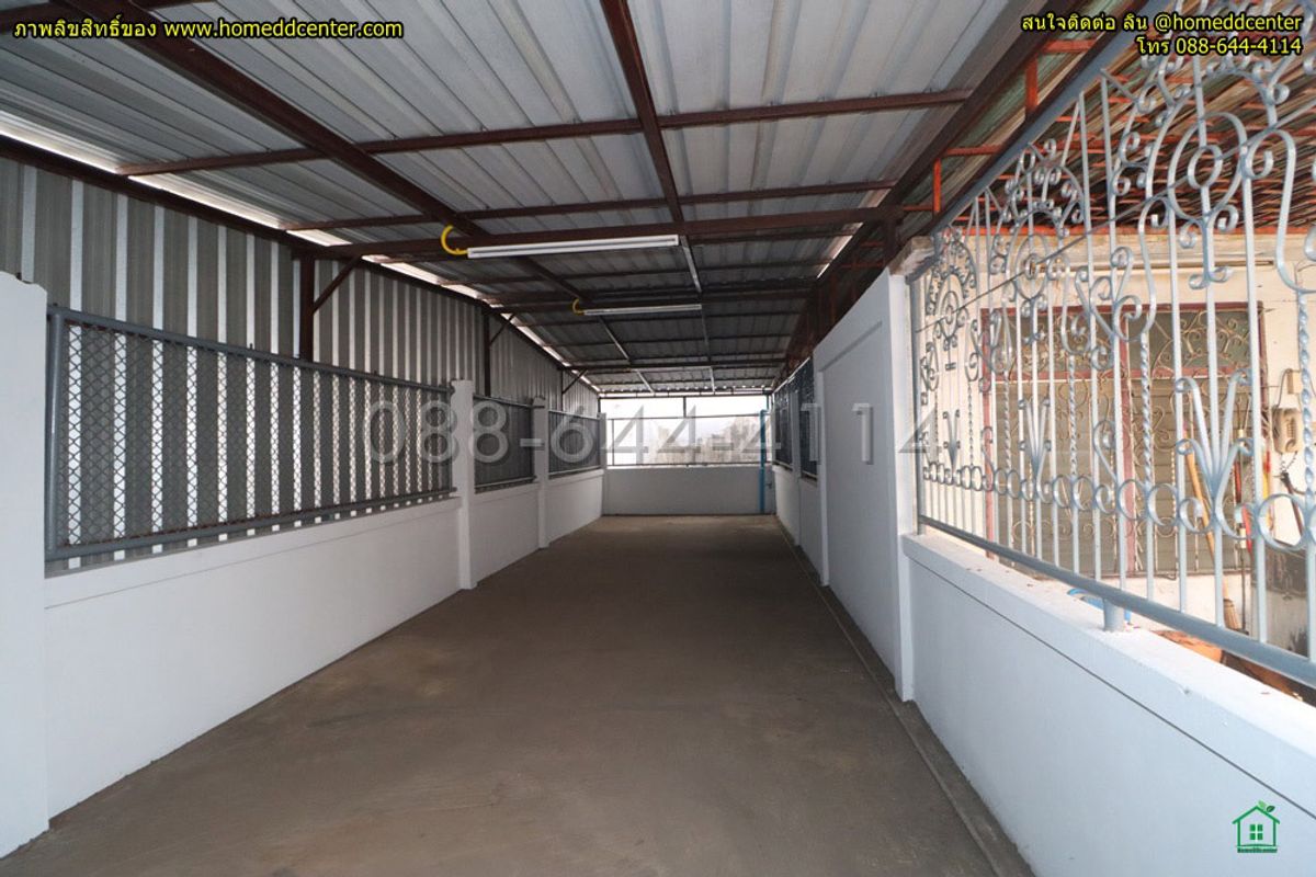 For SaleShop HouseYaowarat, Banglamphu : 5-story commercial building for sale, completely renovated. Prime location in Sampeng area, Soi Wanit 1, near Wat Chakkrawat. Samphanthawong District, Bangkok