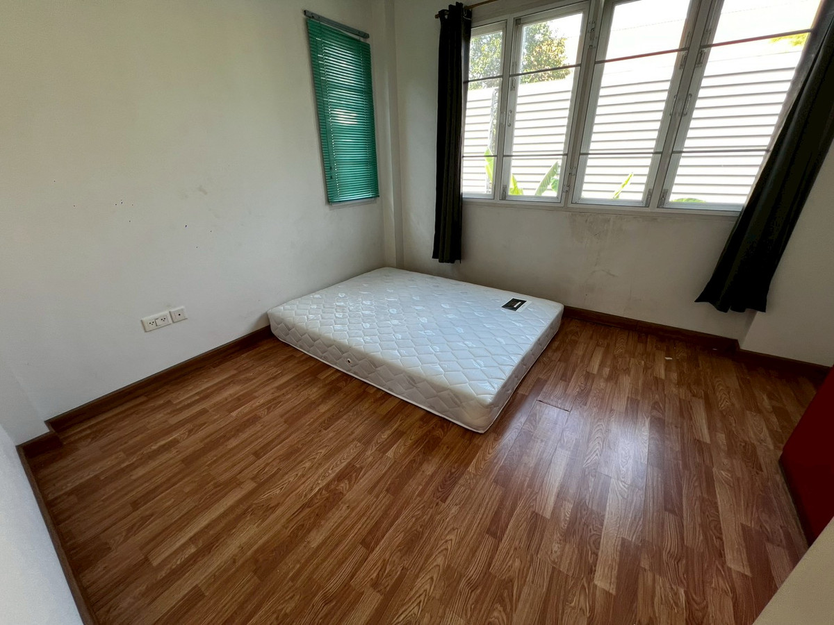 ให้เช่าบ้านพระราม 5 ราชพฤกษ์ บางกรวย : บ้านเดี่ยว พื้นที่เยอะ ครัวใหญ่มาก จดบริษัทได้ เลี้ยงสัตว์ได้ อยู่หลัง เซ็นทรัล เวสต์วิลล์ 4 ห้องนอน 3 ห้องน้ำ