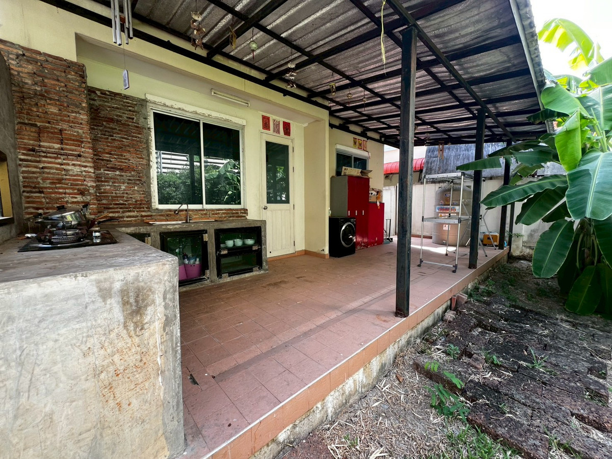 ให้เช่าบ้านพระราม 5 ราชพฤกษ์ บางกรวย : บ้านเดี่ยว พื้นที่เยอะ ครัวใหญ่มาก จดบริษัทได้ เลี้ยงสัตว์ได้ อยู่หลัง เซ็นทรัล เวสต์วิลล์ 4 ห้องนอน 3 ห้องน้ำ