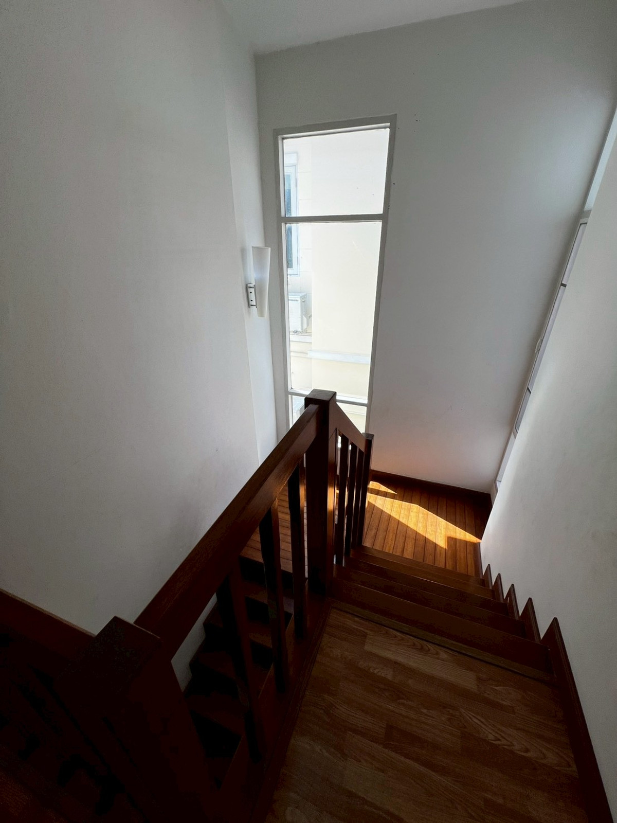 ให้เช่าบ้านพระราม 5 ราชพฤกษ์ บางกรวย : บ้านเดี่ยว พื้นที่เยอะ ครัวใหญ่มาก จดบริษัทได้ เลี้ยงสัตว์ได้ อยู่หลัง เซ็นทรัล เวสต์วิลล์ 4 ห้องนอน 3 ห้องน้ำ