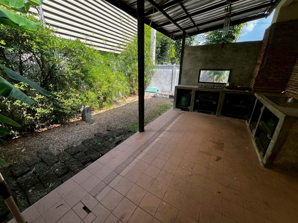 ให้เช่าบ้านพระราม 5 ราชพฤกษ์ บางกรวย : บ้านเดี่ยว พื้นที่เยอะ ครัวใหญ่มาก จดบริษัทได้ เลี้ยงสัตว์ได้ อยู่หลัง เซ็นทรัล เวสต์วิลล์ 4 ห้องนอน 3 ห้องน้ำ