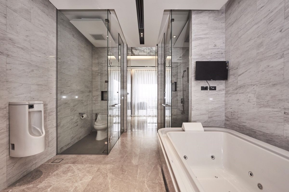 Home OfficeKasetsart, Ratchayothin : 🔥For sale: 7-story Luxury Office building with elevator + swimming pool, Ratchada 31, Intersection 2, near MRT Lat Phrao.