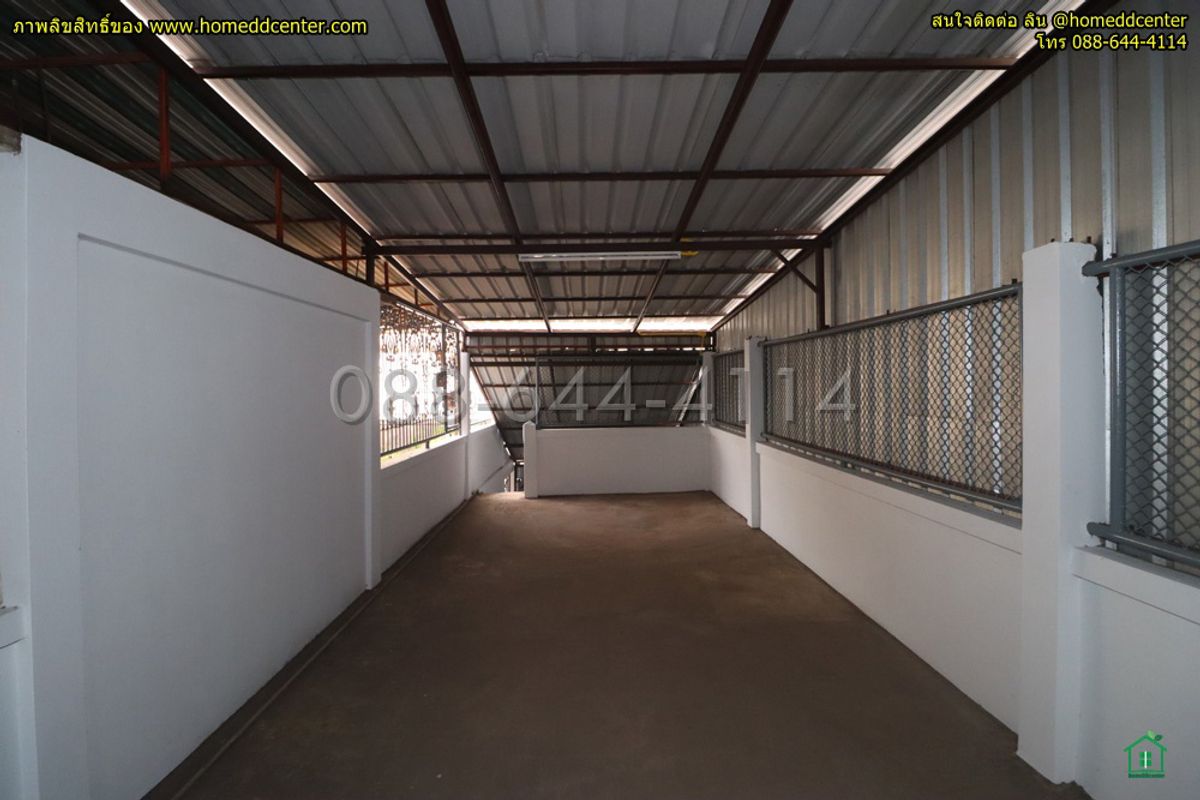 For SaleShop HouseYaowarat, Banglamphu : 5-story commercial building for sale, completely renovated. Prime location in Sampeng area, Soi Wanit 1, near Wat Chakkrawat. Samphanthawong District, Bangkok