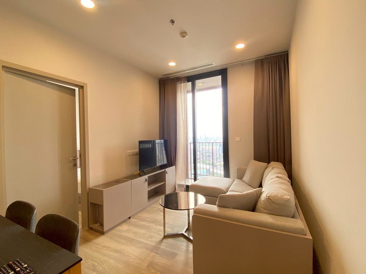 For RentCondoSukhumvit, Asoke, Thonglor : 🌅 Sip your coffee while watching the sunset over the Chao Phraya River 🌇 Complete with stunning views and full amenities — just pack your bags and move in! 💼