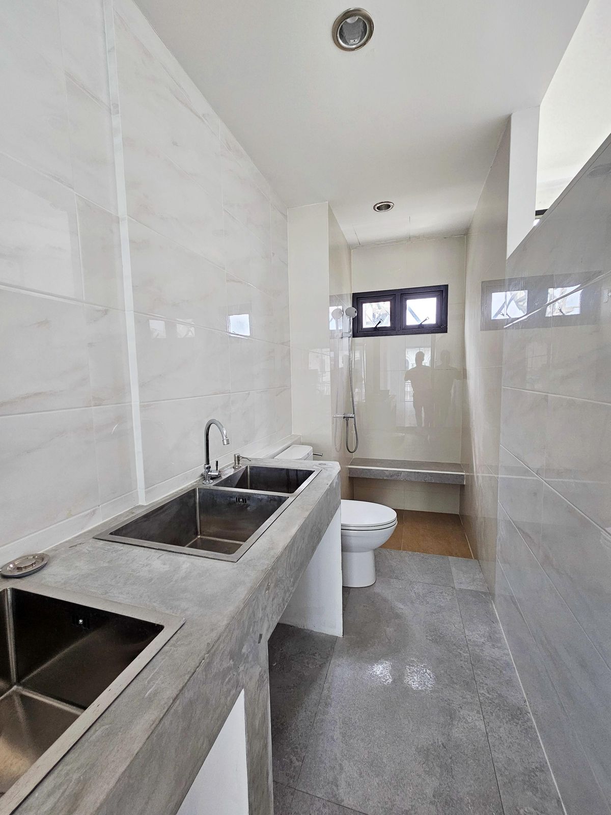 ขายอาคารพาณิชย์เยาวราช บางลำพู : ขาย อาคารพาณิชย์ 3.5 ชั้น เดอะริช อเวนิว @ ดำรงรักษ์ 19.1 ตรว. เหมือนใหม่ ไม่เคยอยู่อาศัย