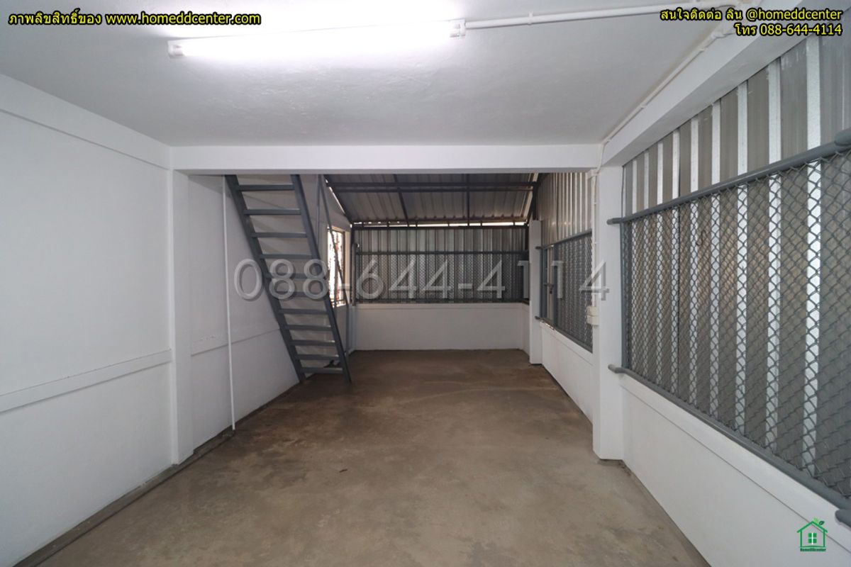 For SaleShop HouseYaowarat, Banglamphu : 5-story commercial building for sale, completely renovated. Prime location in Sampeng area, Soi Wanit 1, near Wat Chakkrawat. Samphanthawong District, Bangkok