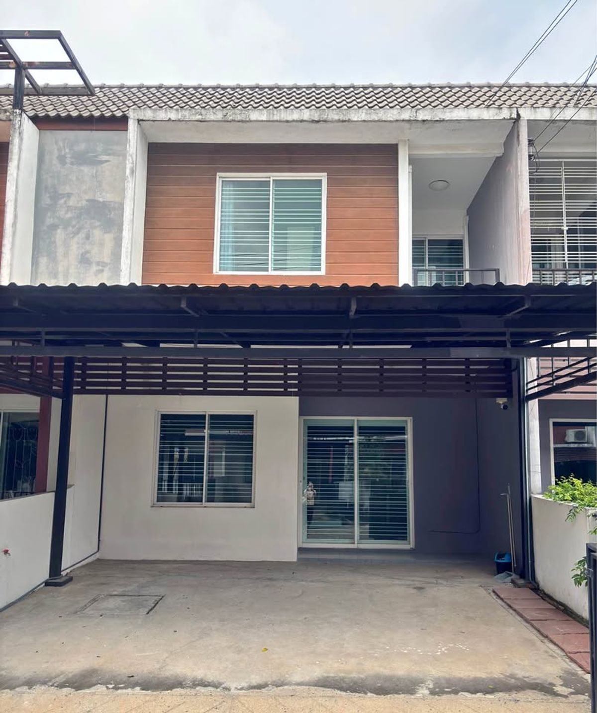 ให้เช่าทาวน์โฮมสมุทรปราการ สำโรง : 🏡 ให้เช่าทาวน์โฮม The Color Premium บางนา กม.8 ใกล้เมกะบางนาเพียง 700 เมตร เดินทางสะดวก เข้า-ออกได้หลายทาง