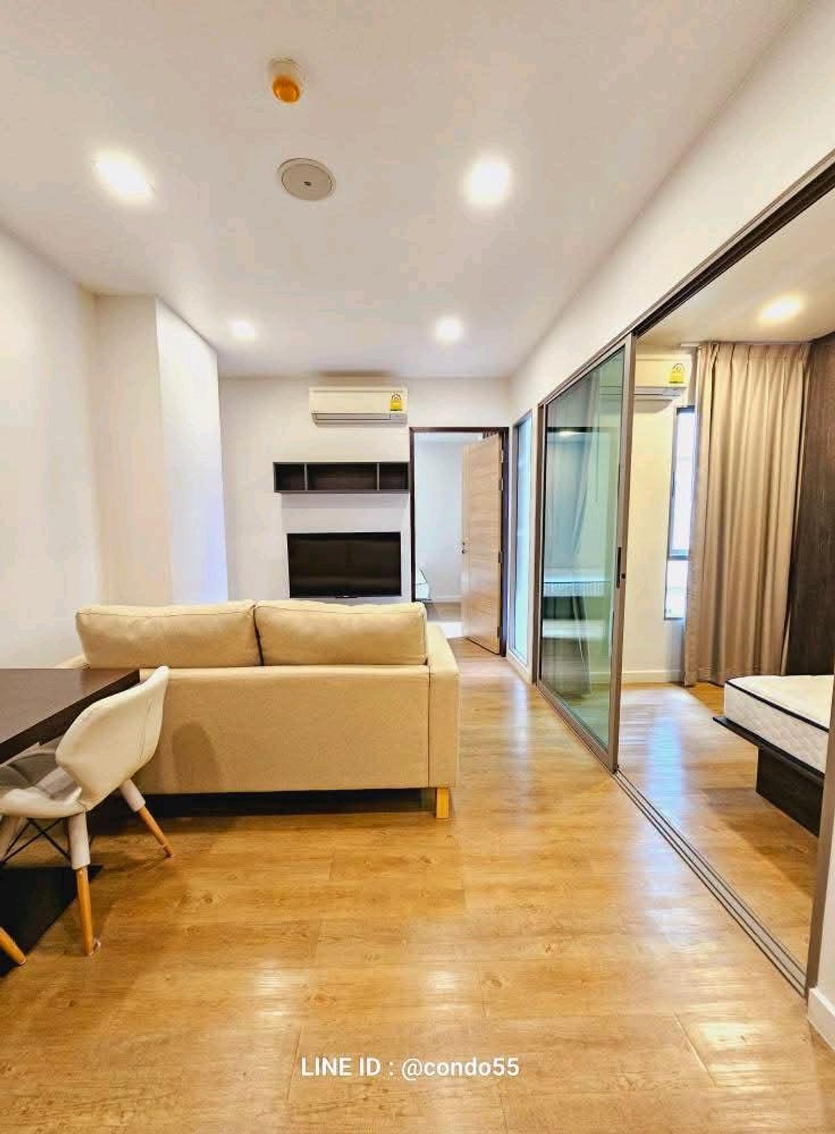 For RentCondoVipawadee, Don Mueang, Lak Si : Esta 2 bedrooms, corner room, large room, near BTS Sai Yut Station.