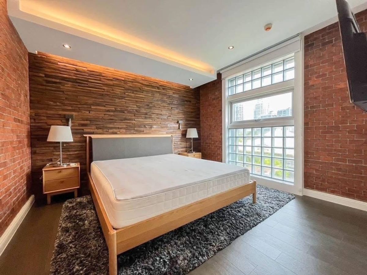 ขายคอนโดอ่อนนุช อุดมสุข : P0280 ขาย Penthouse Condominium 3 ดูเพล็กซ์ 2 ชั้น ใจกลางเอกมัย