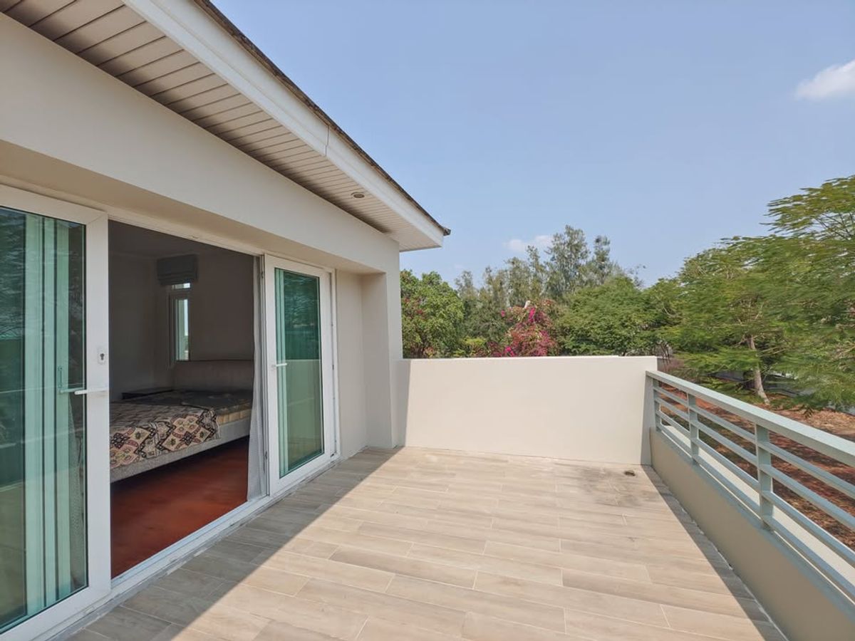 For RentHouseSamut Prakan,Samrong : ✨ Luxury Single House at LAKEWOOD VILLAGE KM 18 – 3 Bedrooms, 4 Bathrooms | Fully Furnished & Move-in Ready | Spacious for Large Families | 2–3 Car Parking | Prime Location Near Bang Phli