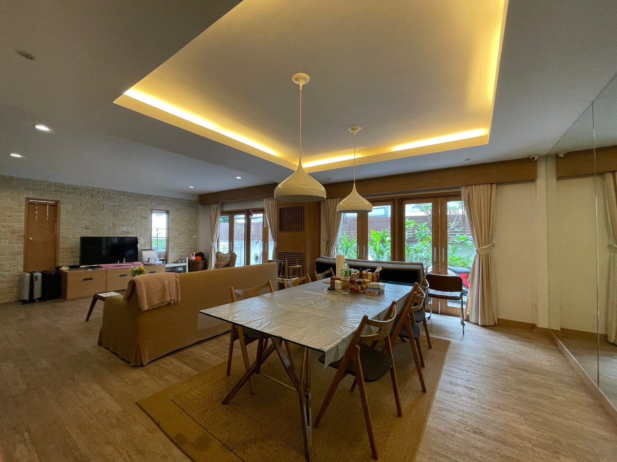 ให้เช่าบ้านอ่อนนุช อุดมสุข : House in Pattanakarn with Maid Quarter & Clubhouse