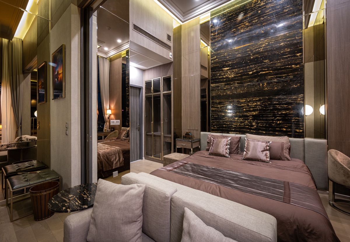 ให้เช่าคอนโดสุขุมวิท อโศก ทองหล่อ : 🏙 Ashton Asoke ชั้น 50 | เพดานสูง 4 ม. | วิวพาโนรามาใจกลางอโศก ห้องแต่งหรู Modern Luxury พร้อมเข้าอยู่ เพียง 45,000 บ./เดือน (ฟีฟ่า) 087-808-3690