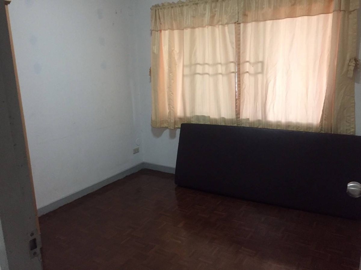 For SaleCondoSilom, Saladaeng, Bangrak : (Code T212) Condo for sale, Baan Suan Than Phutthabucha 47, 2 bedrooms, 1 bathroom.