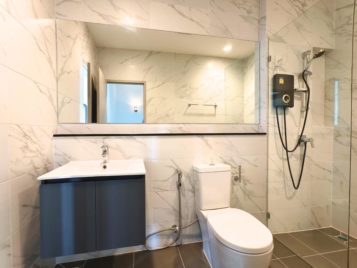 ให้เช่าโฮมออฟฟิศเกษตร นวมินทร์ ลาดปลาเค้า : ให้เช่า โฮมออฟฟิศหรู 4 ชั้น ติดถนนนวลจันทร์ Premium Place Mix Ekamai-Ramintra หน้ากว้าง 5.5 เมตร 2 ห้องทำงานใหญ่ 3 ห้องนอน 4 ห้องน้ำ 28 ตร.ว. 