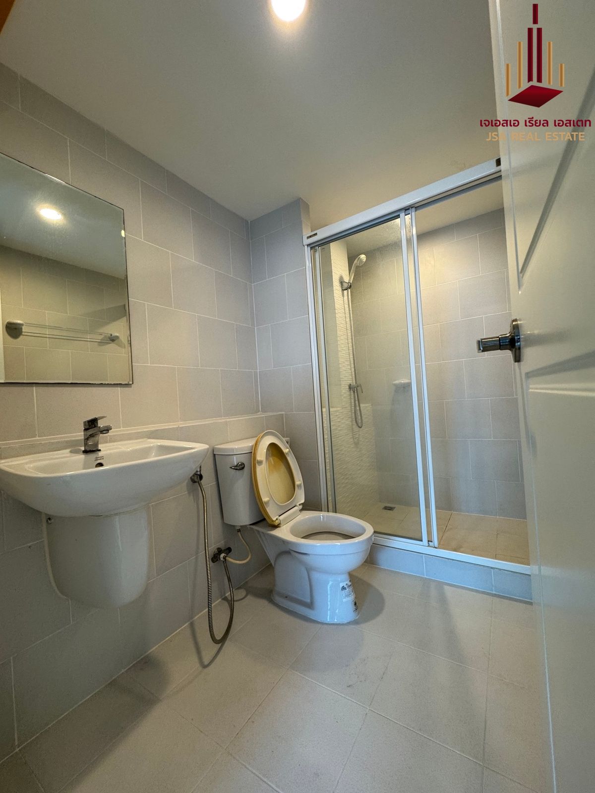 For SaleCondoPattanakan, Srinakarin : ✨ For Sale: Elements Srinakarin Condo ✨ 💰 Only 1,790,000 THB