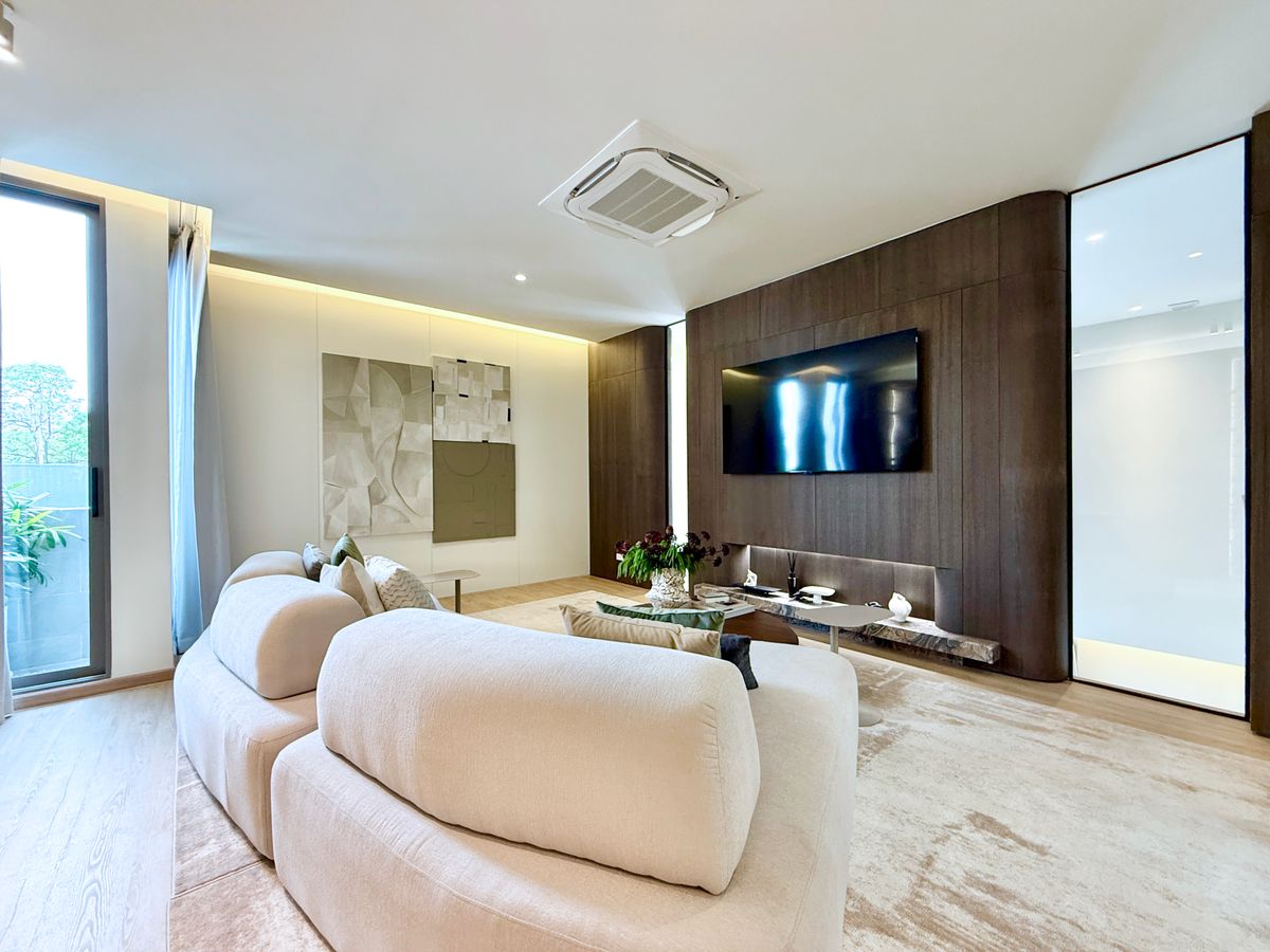 ขายบ้านพระราม 9 เพชรบุรีตัดใหม่ RCA : ขายบ้านตัวอย่างสุดหรู CANVAS RAMA 9 – แบบ Atelier บ้านเดี่ยว 3 ชั้น พร้อมลิฟต์ส่วนตัว หลังเดียวในโครงการที่มี “สระว่ายน้ำส่วนตัว” และ “ที่ดินใหญ่ที่สุด”