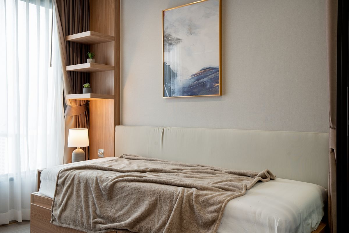 For RentCondoRama9, Petchburi, RCA : Brand new renovated room, high floor, beautifully decorated, built-in throughout the room, 1+1 bedroom @ Life Asoke Rama 9