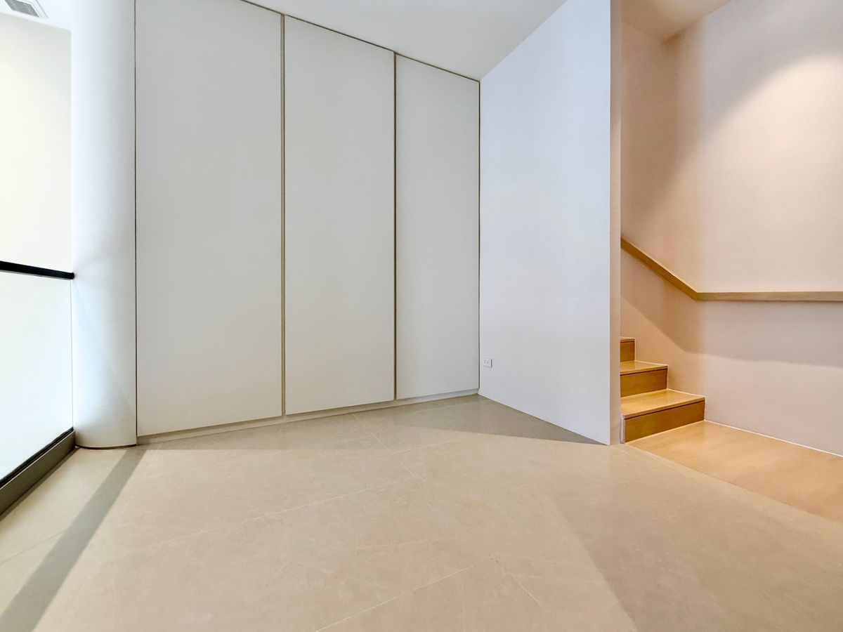 ขายบ้านพระราม 9 เพชรบุรีตัดใหม่ RCA : ขายบ้านตัวอย่างสุดหรู CANVAS RAMA 9 – แบบ Atelier บ้านเดี่ยว 3 ชั้น พร้อมลิฟต์ส่วนตัว หลังเดียวในโครงการที่มี “สระว่ายน้ำส่วนตัว” และ “ที่ดินใหญ่ที่สุด”