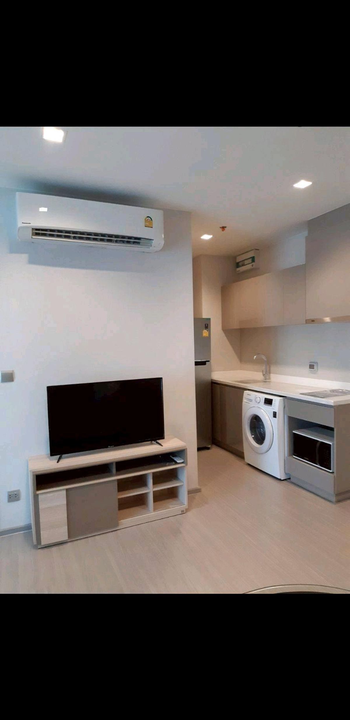 For RentCondoOnnut, Udomsuk : for rent life sukhumvit62 35sqm. special price 17000 bht please add line id paolin1