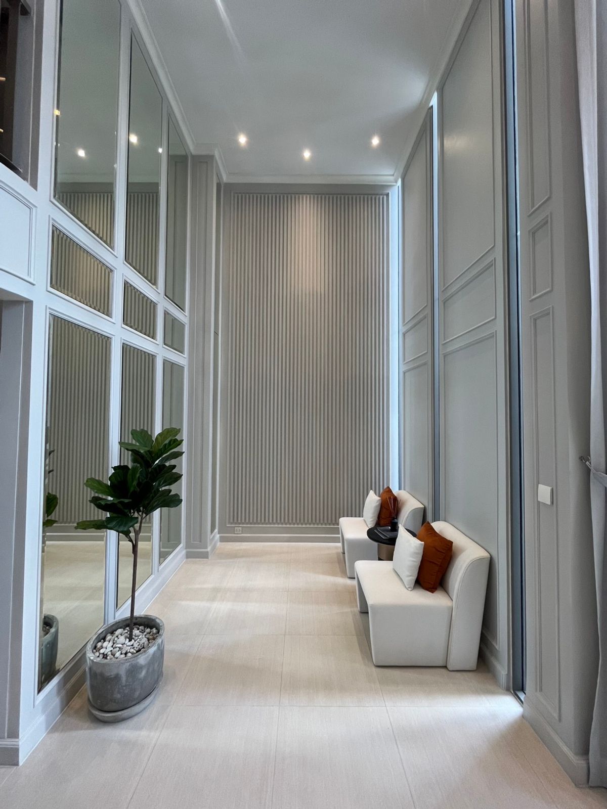 For SaleHome OfficeNawamin, Ramindra : 🏢 Luxurious Home Office for sale, fully furnished, near Central EastVille, the largest house in the project, 51 sq m | 4.5 floors | has a private elevator | Front of the house faces north. Usable area 479.91 sq m | Move in immediately, only 38 million bah