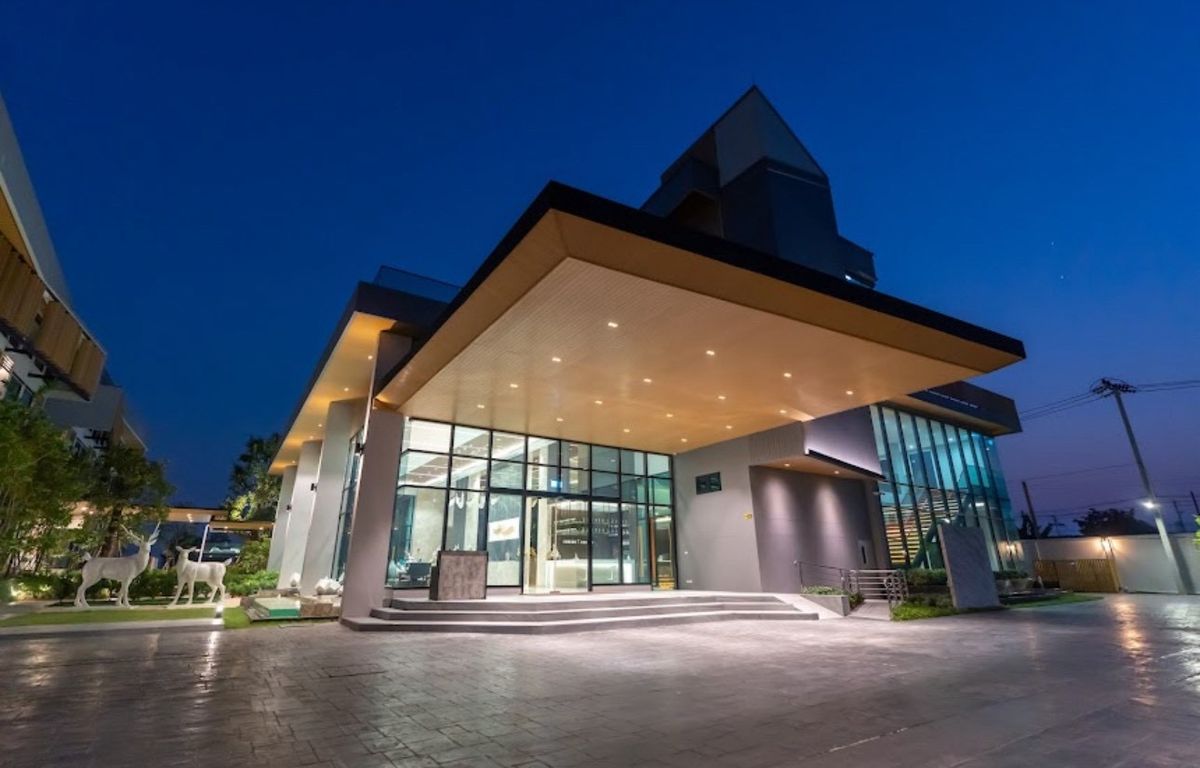 For SaleHotel&Apartment BusinessLadkrabang, Suwannaphum Airport : Hotel for sale near Suvarnabhumi Airport Wat Sriwareenoi Road Code: B8052