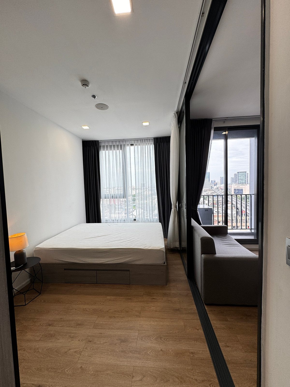 For RentCondoRamkhamhaeng, Hua Mak : CH0453 **Available 27/11/2568 Condo for rent Modiz Rhyme Ramkhamhaeng, beautiful room, complete furniture. Convenient travel....