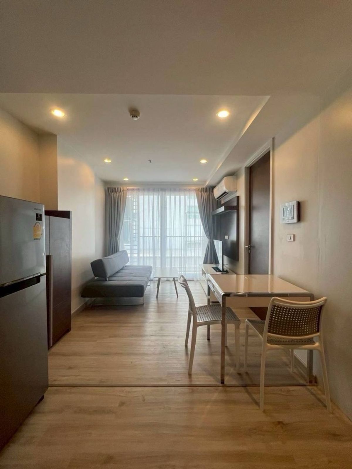 คอนโดนานา : 🏙 คอนโดแต่งครบ ใจกลางสุขุมวิท! ขาย & เช่า 15 Sukhumvit Residence ใกล้ BTS นานา / อโศก ✨