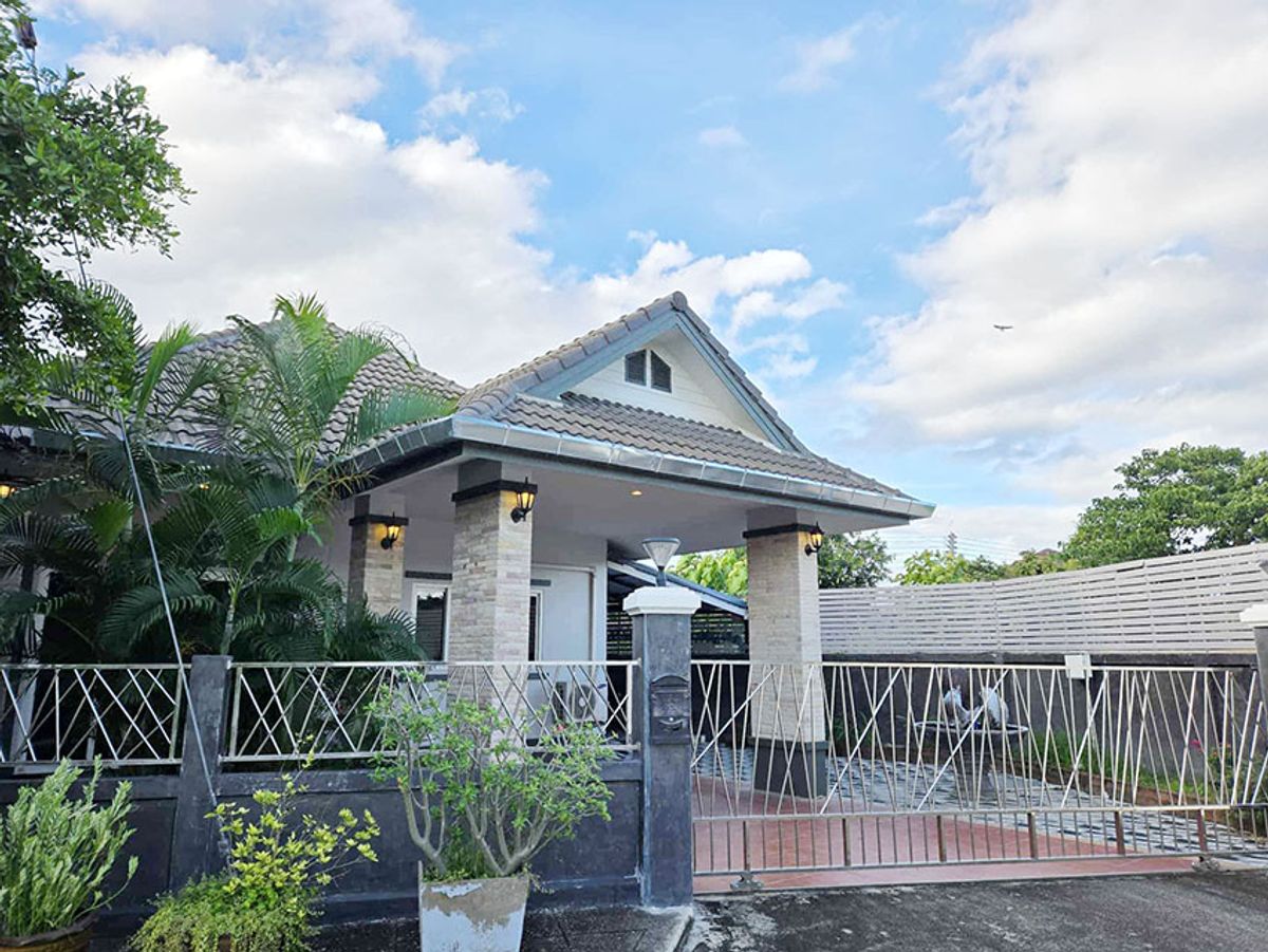 ให้เช่าบ้านเชียงใหม่ : บ้านพร้อมสระว่ายน้ำส่วนตัว ให้เช่าเดือนละ 28,000 บาท ใกล้บิ๊กซีแม่เหียะเพียง 10 นาที No.9H917
