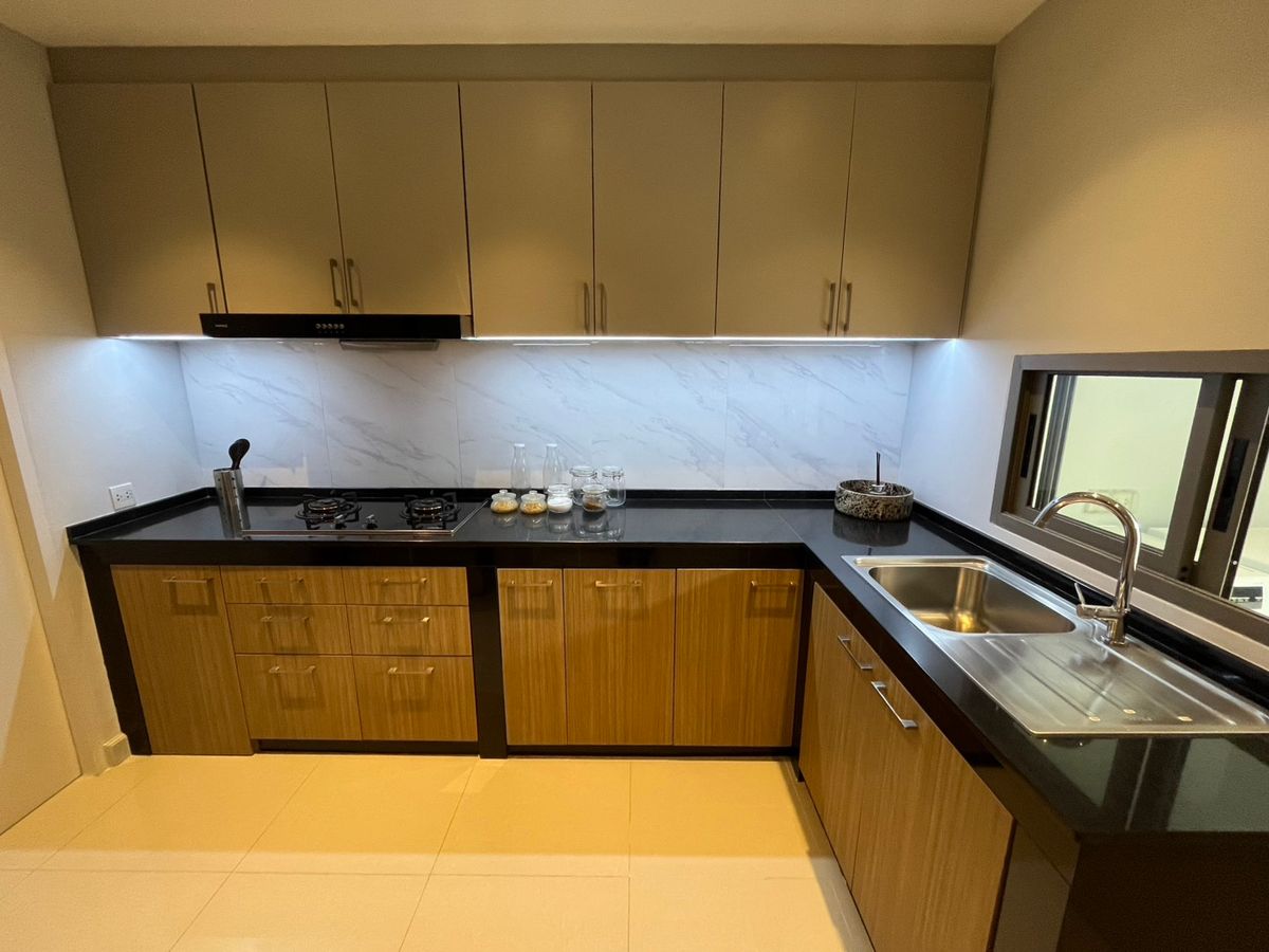 For SaleHome OfficeNawamin, Ramindra : 🏢 Luxurious Home Office for sale, fully furnished, near Central EastVille, the largest house in the project, 51 sq m | 4.5 floors | has a private elevator | Front of the house faces north. Usable area 479.91 sq m | Move in immediately, only 38 million bah