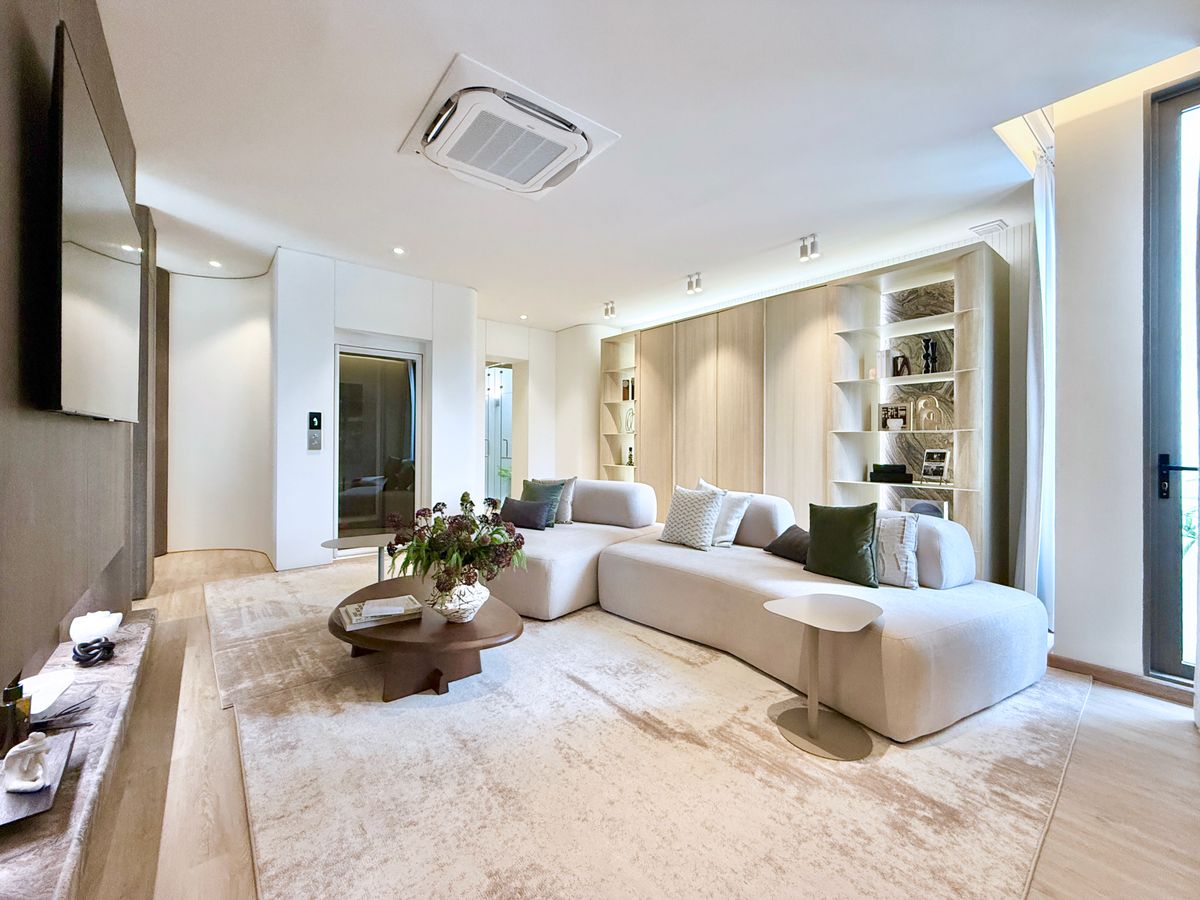 ขายบ้านพระราม 9 เพชรบุรีตัดใหม่ RCA : ขายบ้านตัวอย่างสุดหรู CANVAS RAMA 9 – แบบ Atelier บ้านเดี่ยว 3 ชั้น พร้อมลิฟต์ส่วนตัว หลังเดียวในโครงการที่มี “สระว่ายน้ำส่วนตัว” และ “ที่ดินใหญ่ที่สุด”