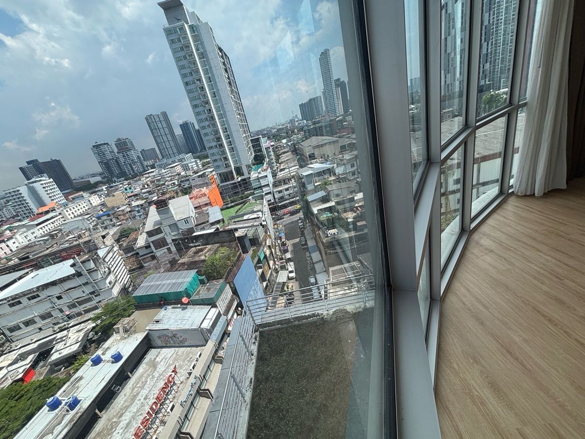 ให้เช่าคอนโดอ่อนนุช อุดมสุข : 🏡 ให้เช่า – Skywalk Residence
📍 ชั้น 12 | ห้องมุม | 1 ห้องนอน 1 ห้องน้ำ (พร้อมอ่างอาบน้ำ) | 52 ตร.ม. | วิวสวยโล่ง :22,000 THB ✅ Negotiable 
