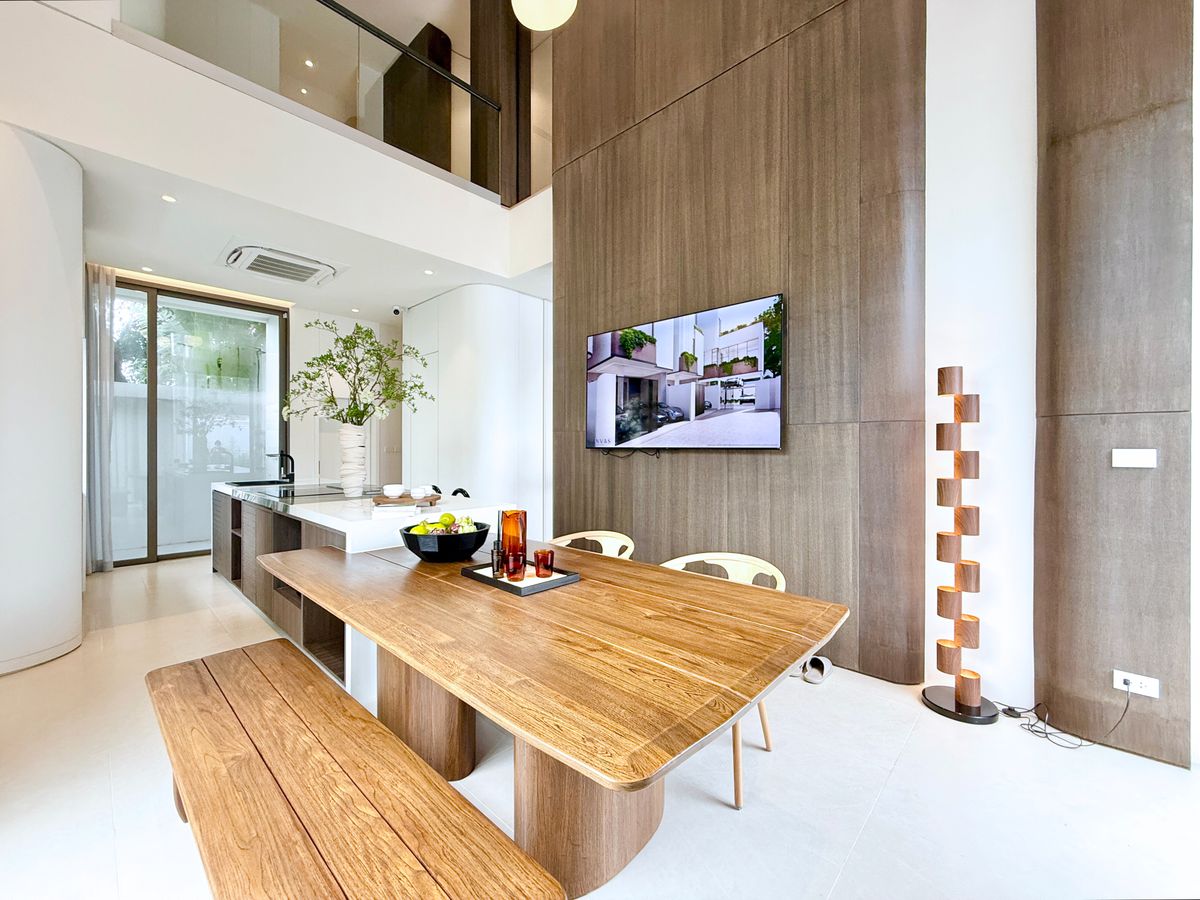 ขายบ้านพระราม 9 เพชรบุรีตัดใหม่ RCA : ขายบ้านตัวอย่างสุดหรู CANVAS RAMA 9 – แบบ Atelier บ้านเดี่ยว 3 ชั้น พร้อมลิฟต์ส่วนตัว หลังเดียวในโครงการที่มี “สระว่ายน้ำส่วนตัว” และ “ที่ดินใหญ่ที่สุด”