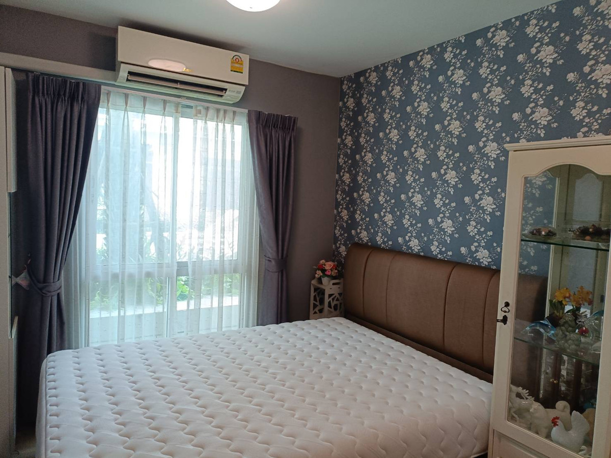 For RentCondoChaengwatana, Muangthong : Vacant room for rent (26 sq m.) Price 9,000/month, fully furnished, room in good condition, swimming pool view.