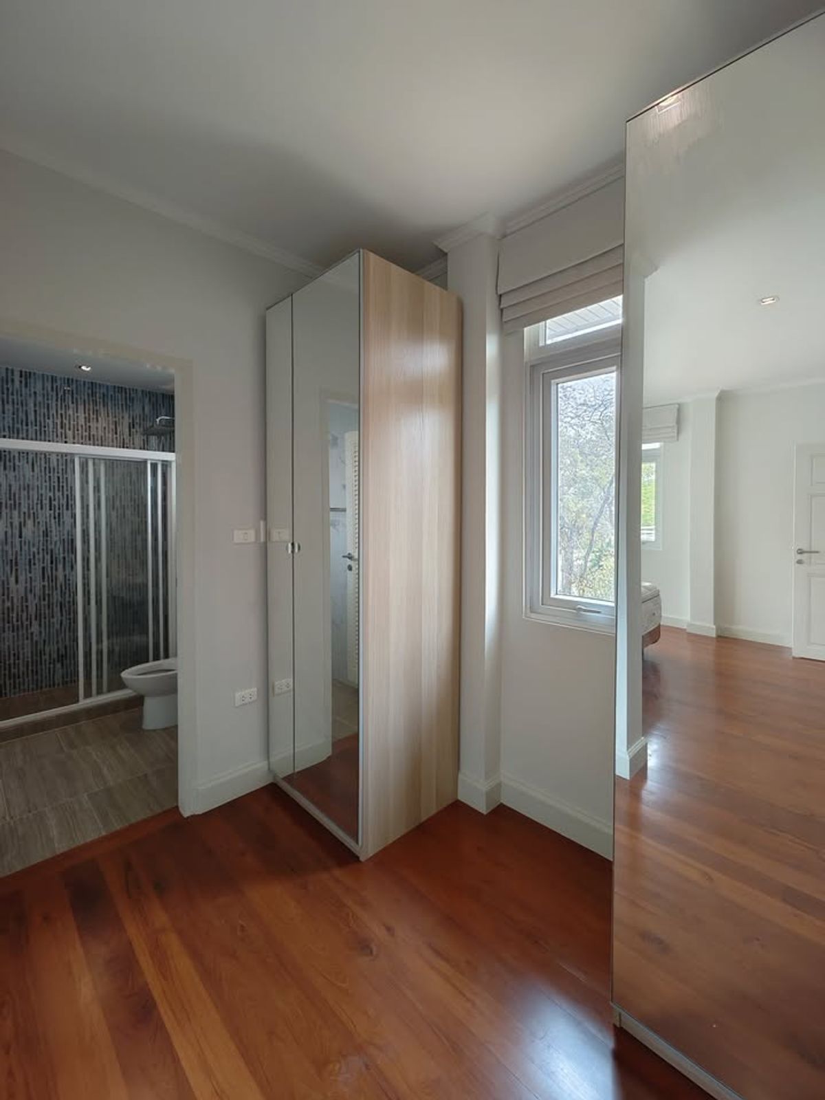 For RentHouseSamut Prakan,Samrong : ✨ Luxury Single House at LAKEWOOD VILLAGE KM 18 – 3 Bedrooms, 4 Bathrooms | Fully Furnished & Move-in Ready | Spacious for Large Families | 2–3 Car Parking | Prime Location Near Bang Phli