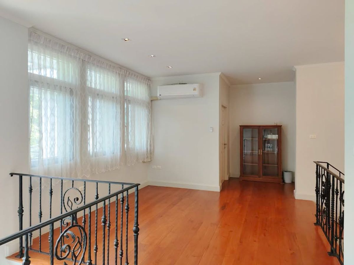 For RentHouseSamut Prakan,Samrong : ✨ Luxury Single House at LAKEWOOD VILLAGE KM 18 – 3 Bedrooms, 4 Bathrooms | Fully Furnished & Move-in Ready | Spacious for Large Families | 2–3 Car Parking | Prime Location Near Bang Phli