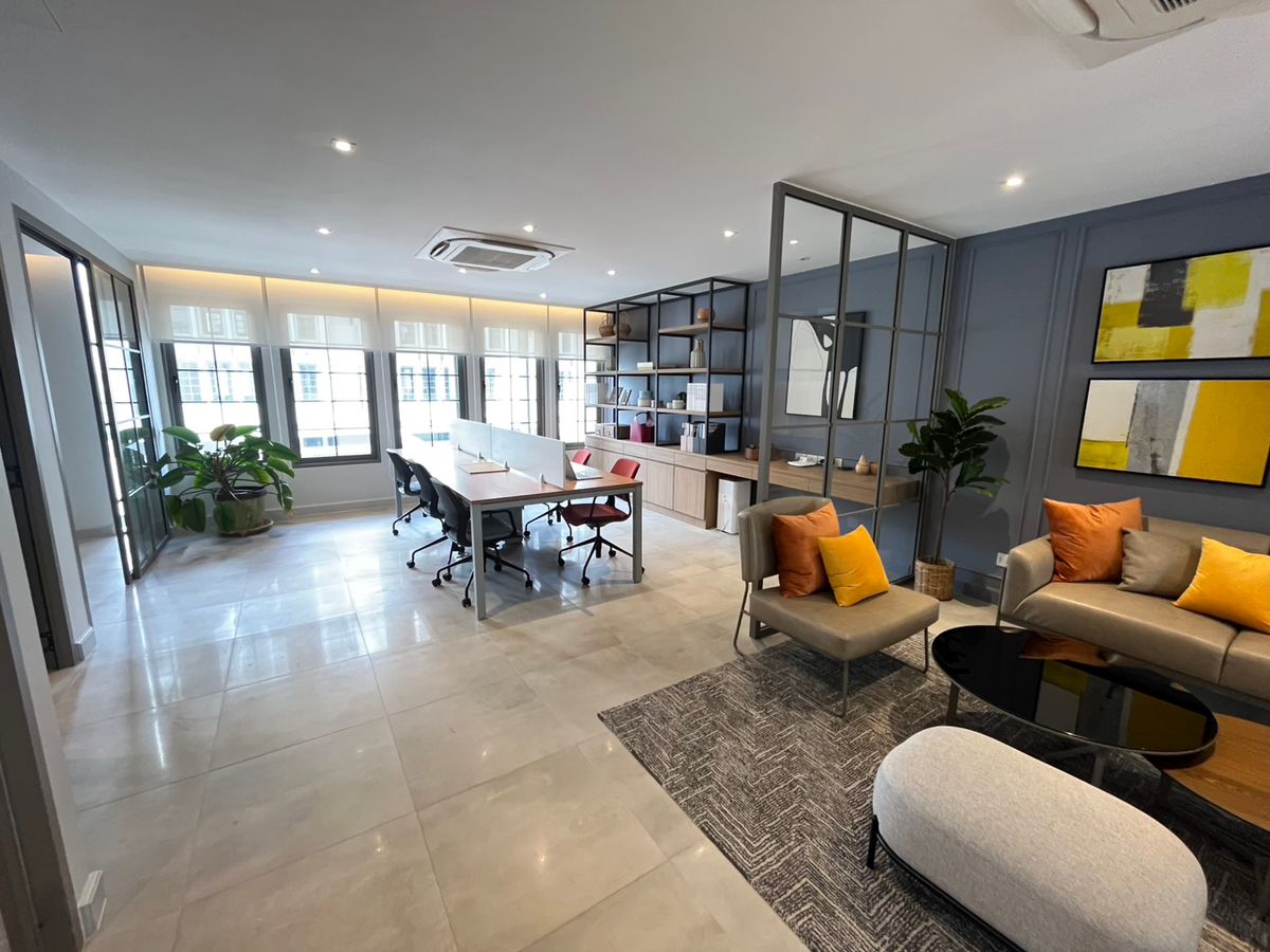 For SaleHome OfficeNawamin, Ramindra : 🏢 Luxurious Home Office for sale, fully furnished, near Central EastVille, the largest house in the project, 51 sq m | 4.5 floors | has a private elevator | Front of the house faces north. Usable area 479.91 sq m | Move in immediately, only 38 million bah