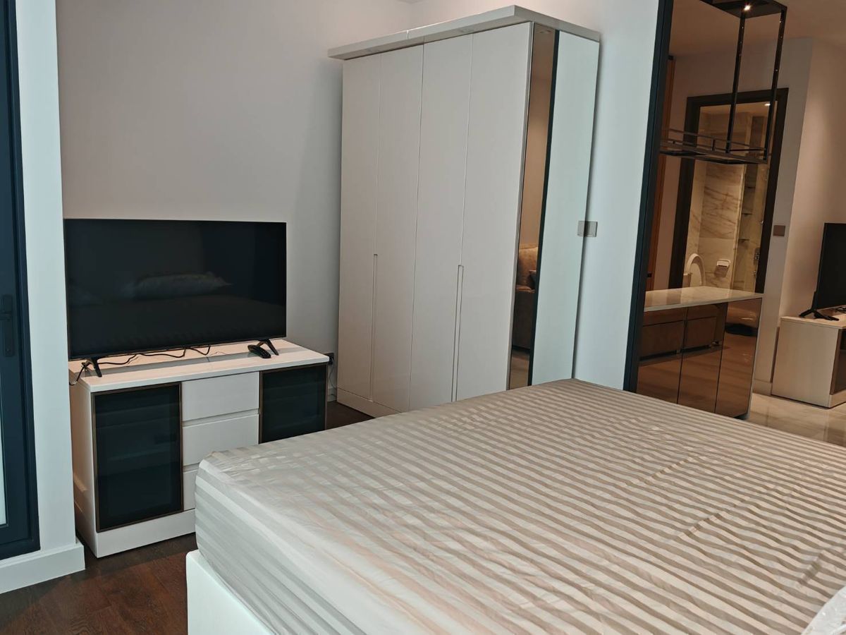 For RentCondoSathorn, Narathiwat : Supalai Icon Sathorn【𝐑𝐄𝐍𝐓】🔥Exquisite design with a luxurious cream tone adds a touch of high-end serenity.🔥  Contact Line ID: @hacondo