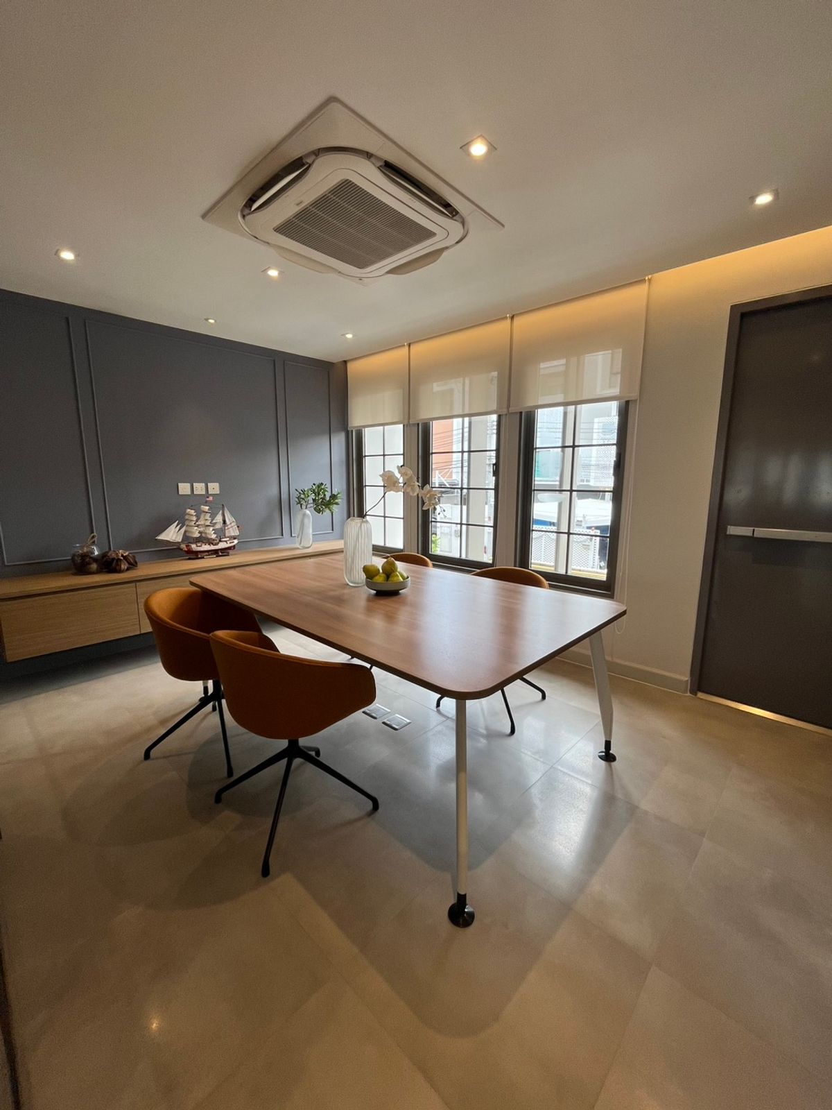 For SaleHome OfficeNawamin, Ramindra : 🏢 Luxurious Home Office for sale, fully furnished, near Central EastVille, the largest house in the project, 51 sq m | 4.5 floors | has a private elevator | Front of the house faces north. Usable area 479.91 sq m | Move in immediately, only 38 million bah