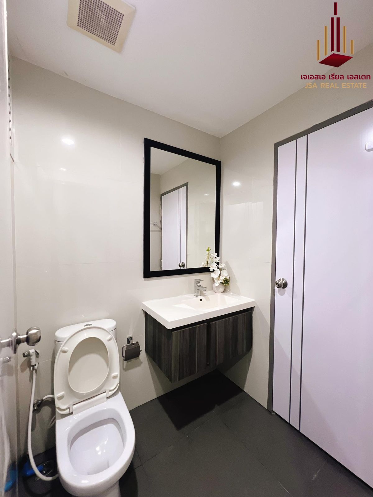 For RentCondoLadprao, Central Ladprao : ✨ For Rent: The Unique Ladprao 26 Condo ✨ 💰 Only 16,000 THB/month