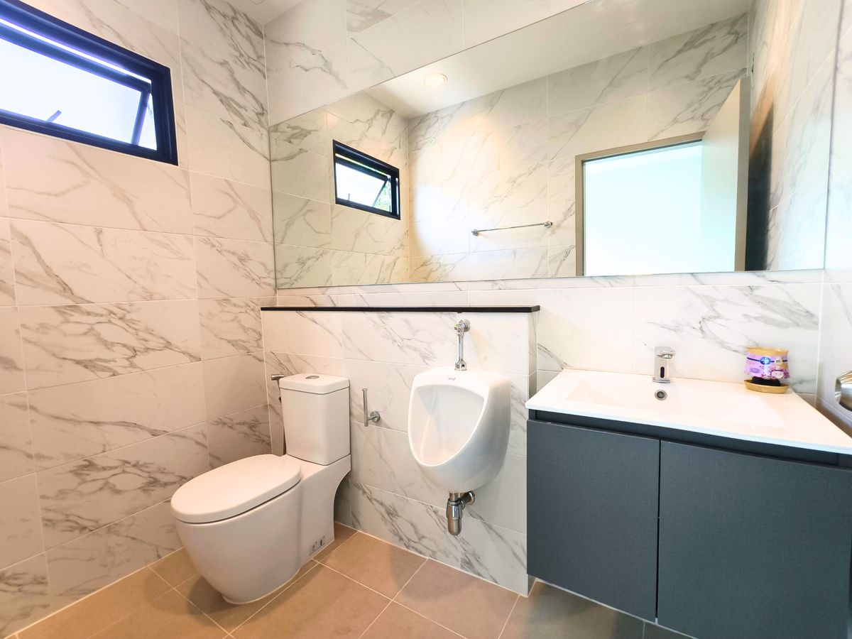 ให้เช่าโฮมออฟฟิศเกษตร นวมินทร์ ลาดปลาเค้า : ให้เช่า โฮมออฟฟิศหรู 4 ชั้น ติดถนนนวลจันทร์ Premium Place Mix Ekamai-Ramintra หน้ากว้าง 5.5 เมตร 2 ห้องทำงานใหญ่ 3 ห้องนอน 4 ห้องน้ำ 28 ตร.ว. 