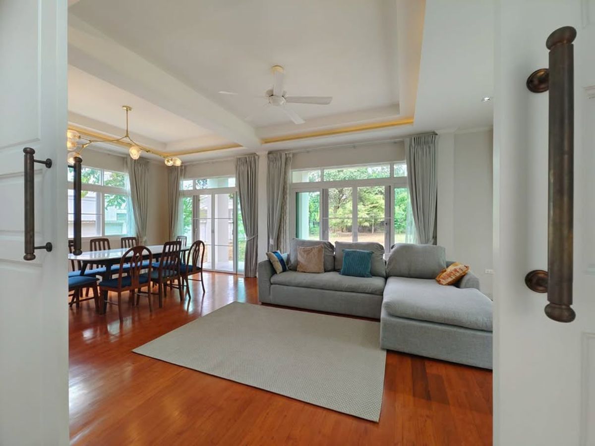 For RentHouseSamut Prakan,Samrong : ✨ Luxury Single House at LAKEWOOD VILLAGE KM 18 – 3 Bedrooms, 4 Bathrooms | Fully Furnished & Move-in Ready | Spacious for Large Families | 2–3 Car Parking | Prime Location Near Bang Phli