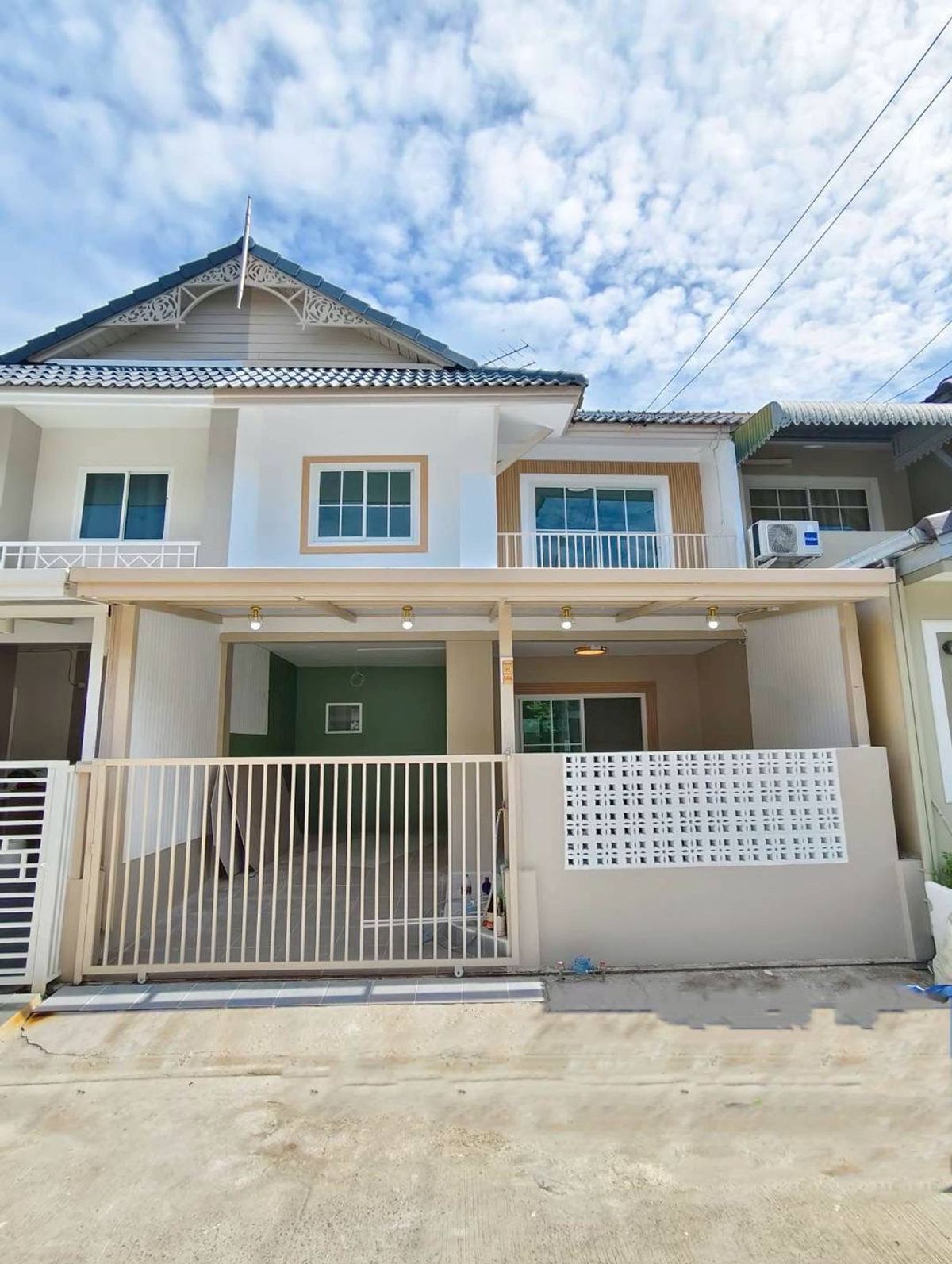 ขายทาวน์โฮมนนทบุรี บางใหญ่ บางบัวทอง : ขายบ้าน พฤกษา18/1 บางใหญ่ ซอยแก้วอินทร์ ทำเลดี ตกแต่งใหม่พร้อมอยู่ เฟอร์ครบ คุ้มสุดในโครงการ ราคาเพียง 2.09 ลบ. 