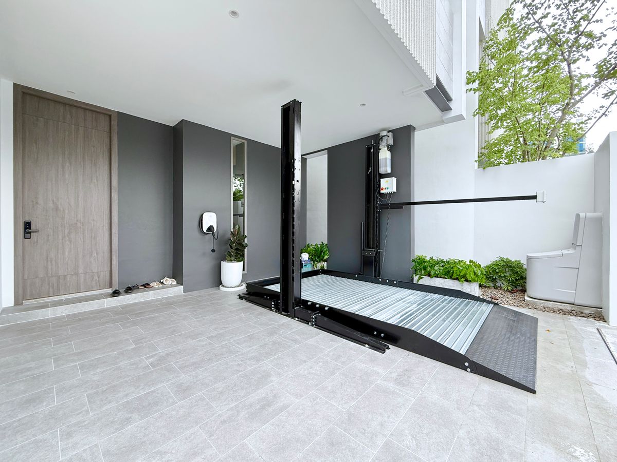 ขายบ้านพระราม 9 เพชรบุรีตัดใหม่ RCA : ขายบ้านตัวอย่างสุดหรู CANVAS RAMA 9 – แบบ Atelier บ้านเดี่ยว 3 ชั้น พร้อมลิฟต์ส่วนตัว หลังเดียวในโครงการที่มี “สระว่ายน้ำส่วนตัว” และ “ที่ดินใหญ่ที่สุด”