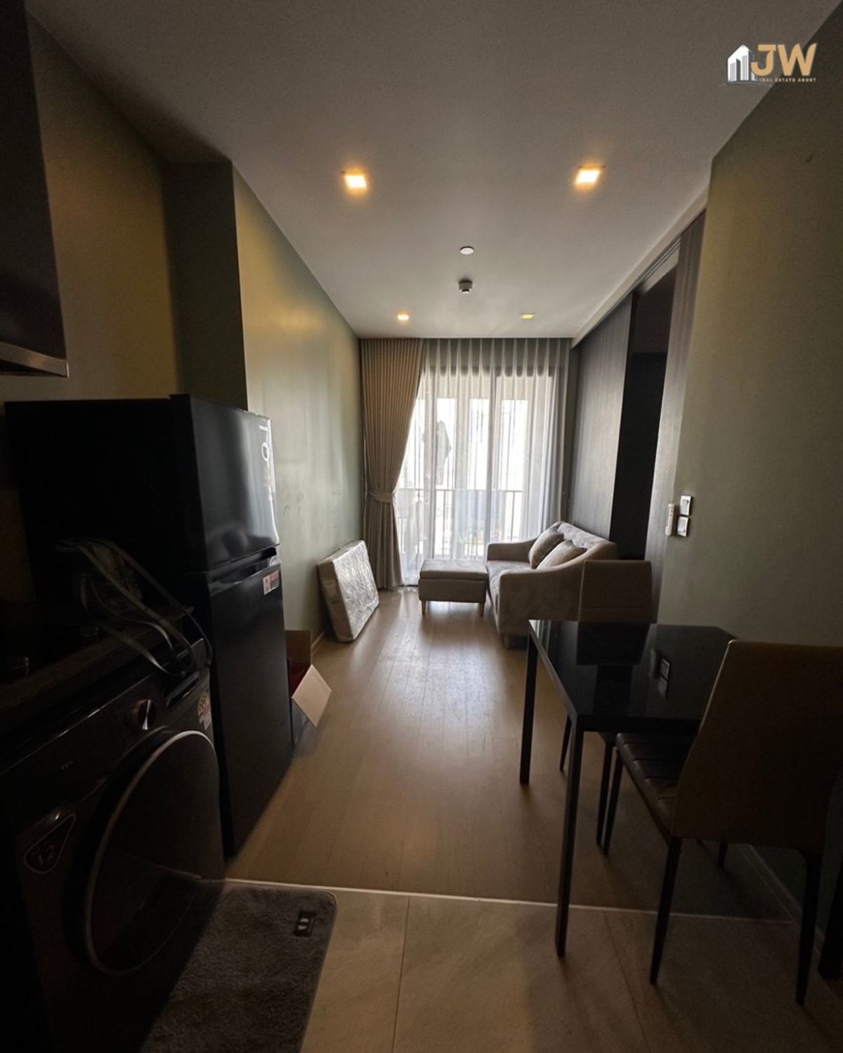 ให้เช่าคอนโดสุขุมวิท อโศก ทองหล่อ : ปล่อยเช่า 1bed 1bath ที่สวยห้องนึง ย่านใจกลางเมือง กับ Ashton Asoke 